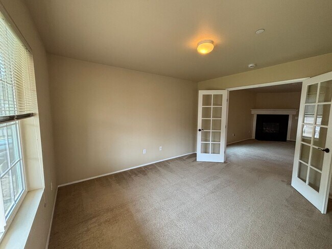 Building Photo - 3210 Sheaser Way