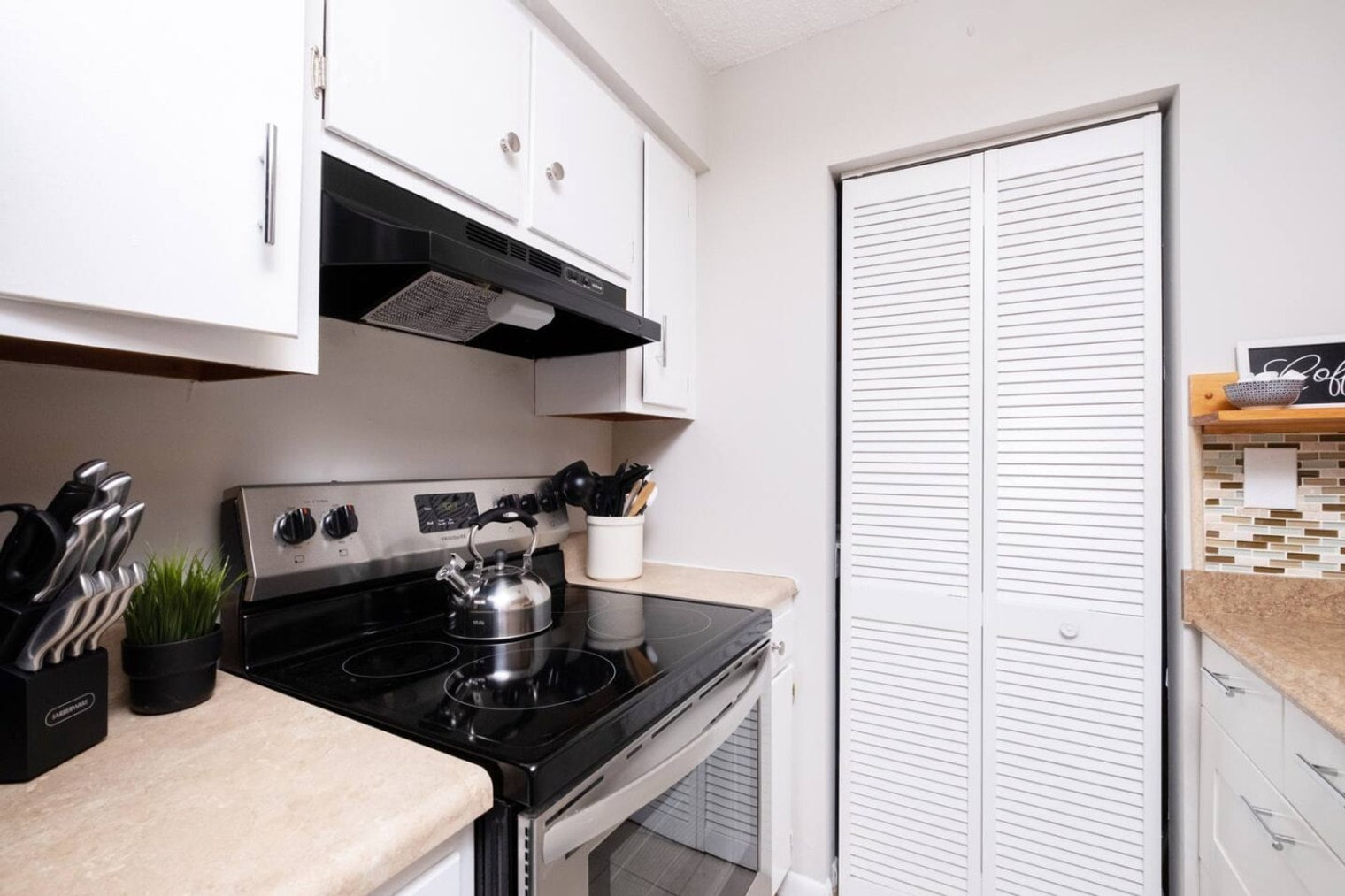 Building Photo - 3431 NW 21st Dr