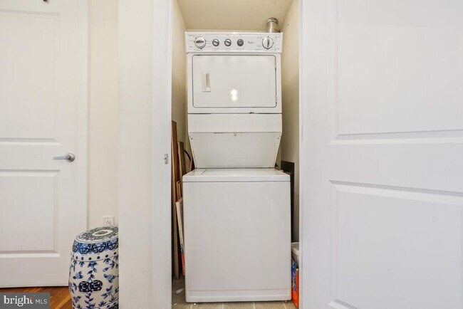Building Photo - 475 K St NW