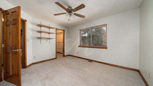 Building Photo - 5 Bedroom 3.5 Bath Home in Discovery @ Rockrimmon