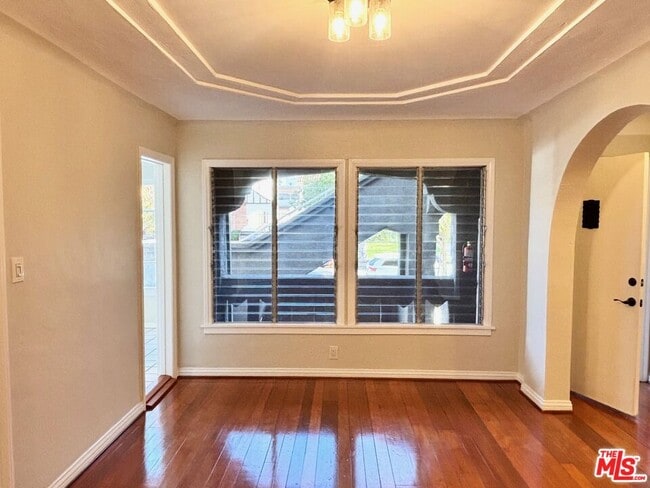 Building Photo - 1075 S Ogden Dr