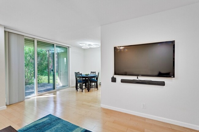 Building Photo - 505 Cypress Point Dr