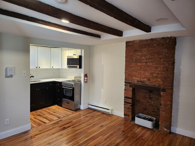 Primary Photo - 414 S 15th St