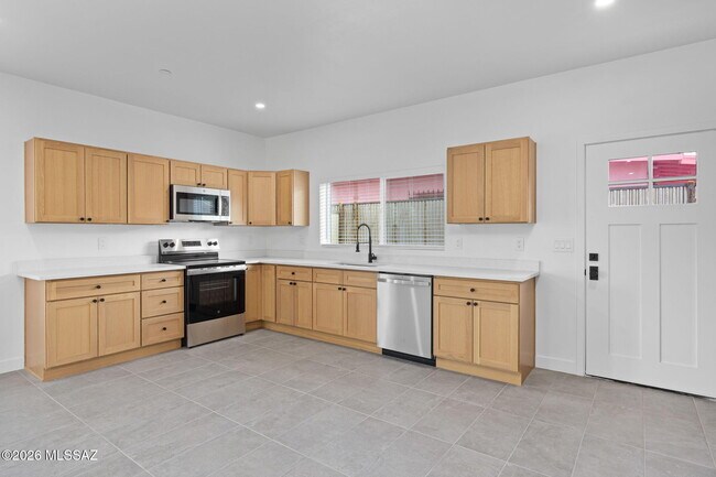 Building Photo - 502 S Fremont Ave