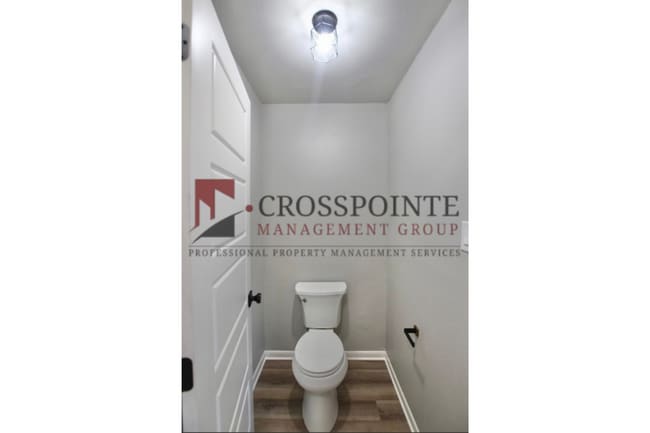 Building Photo - Recently remodeled South Tyler Home with Mother in Law Suite