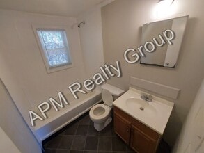 Building Photo - Two bedroom apartment near Harden Street