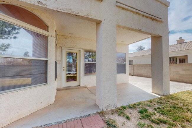 Building Photo - 2 story 4 bedroom