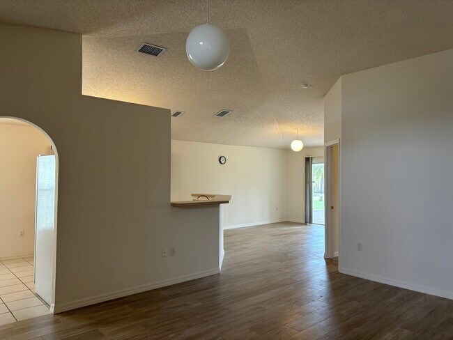 Building Photo - 1776 Vista Lake Cir