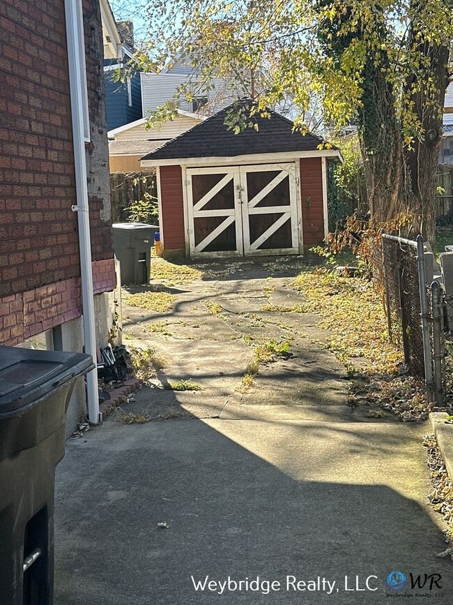 Building Photo - 407 Jackson Ave