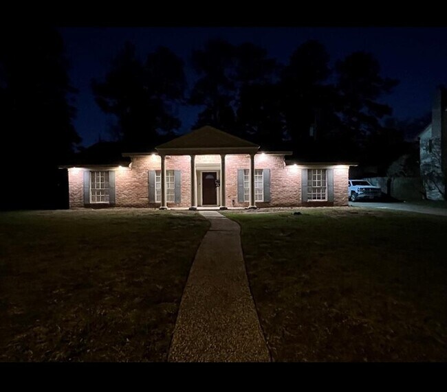 Primary Photo - 5803 Pinewood Springs Dr