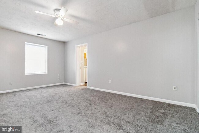 Building Photo - 315 South Dr