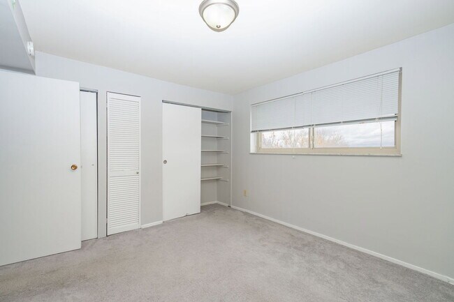 Building Photo - 2971 Deckebach Ave