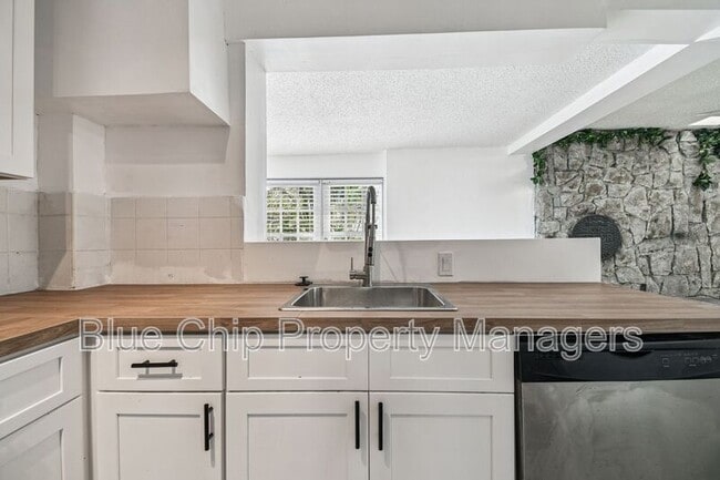 Building Photo - 43 Aegean Ave