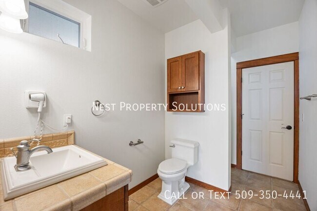 Building Photo - 6432 Melby Way NE