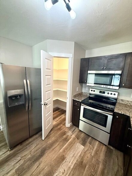Building Photo - 2865 Murwood