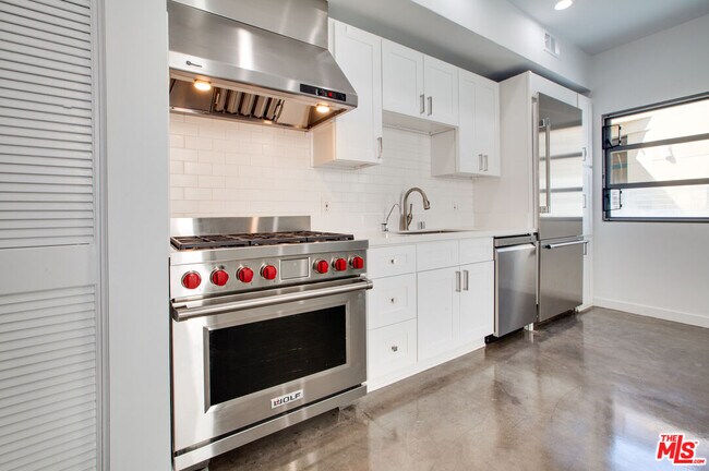 Building Photo - 1358 4th St