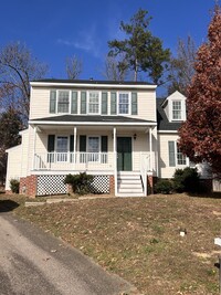 Building Photo - Spacious 4 Bedroom Home