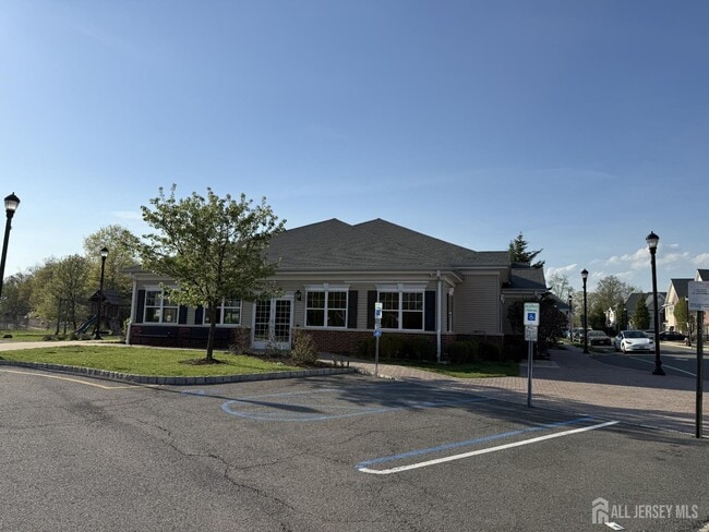 Building Photo - 8 Andrews Way