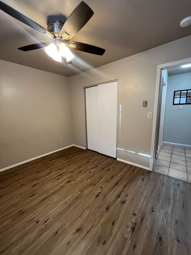 Building Photo - 3028 N Corrine Dr