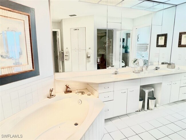 Building Photo - 257 Barefoot Beach Blvd