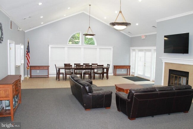 Building Photo - 5091 Beech Ct