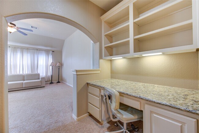 Building Photo - 28318 Wild Mustang Ln