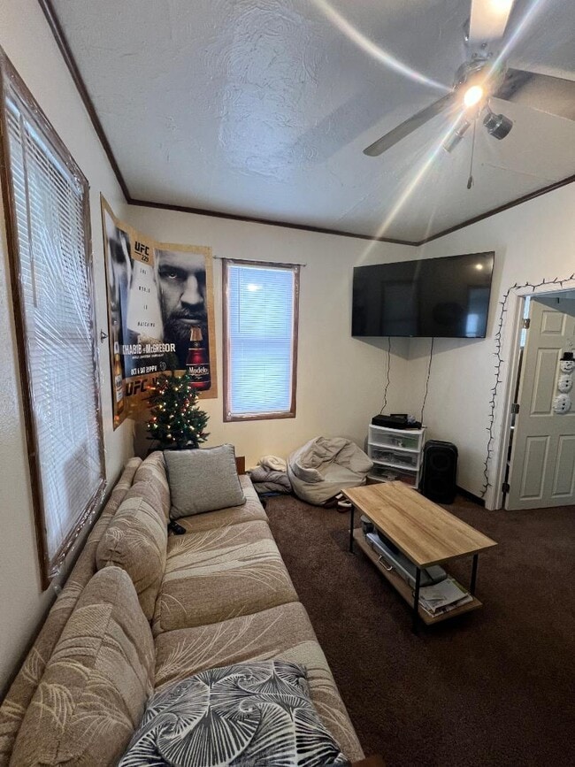 Building Photo - 923 Vine St