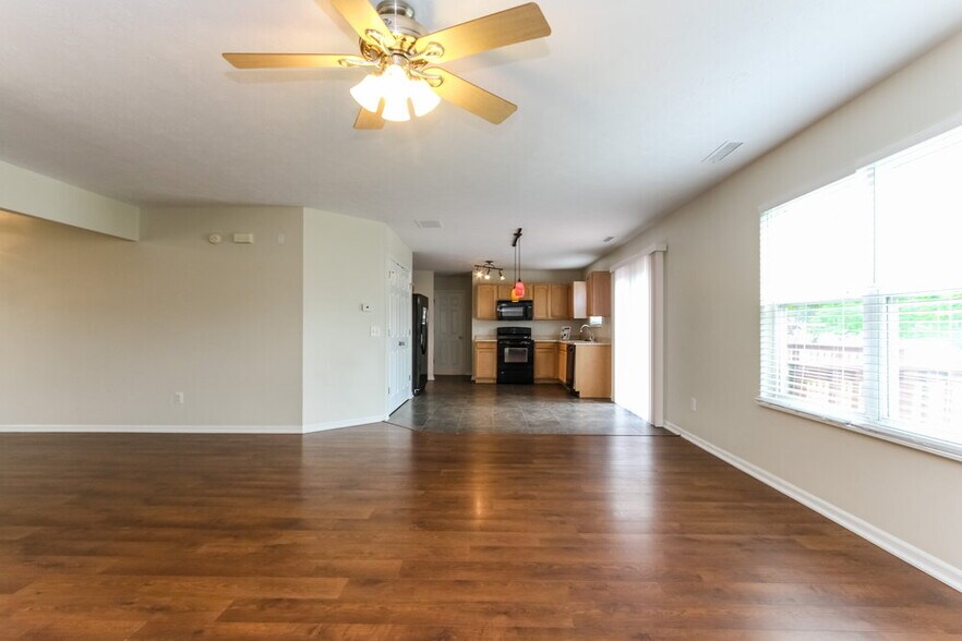 Building Photo - 1685 Cedar Mill Dr