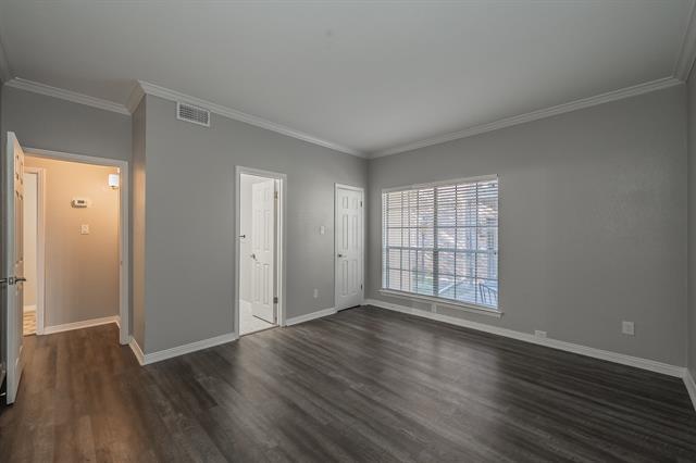 Building Photo - 4343 Bellaire Dr S