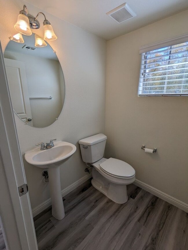 Building Photo - 10807 Mason Hill Ave