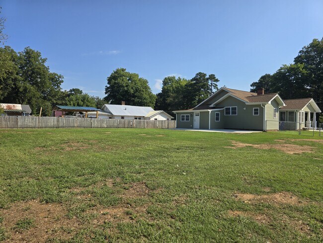 Building Photo - 3510 Potomac St
