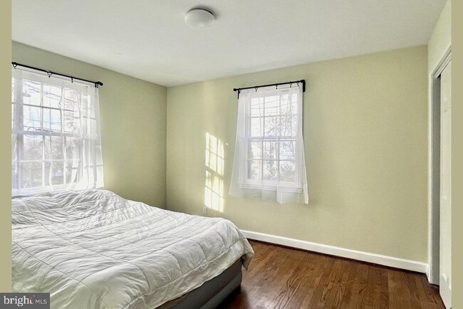 Building Photo - 5507 Chesterbrook Rd