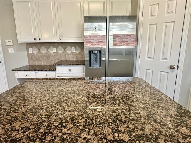 Building Photo - 697 Oracle Dr NE