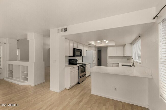 Building Photo - 1343 E Angela Dr