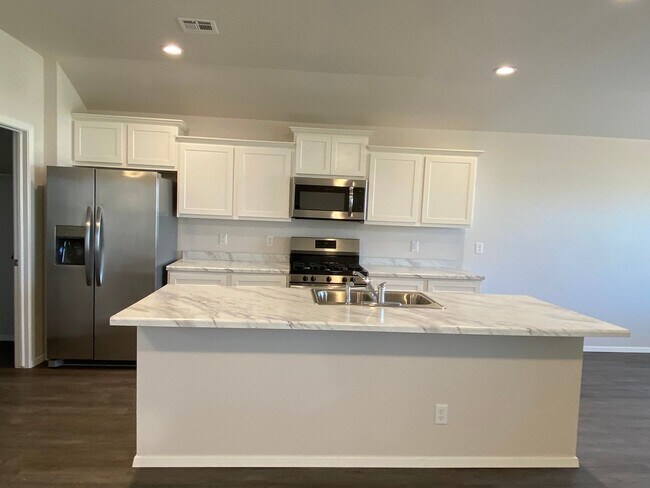 Building Photo - *Pre-leasing* Three Bedroom | Two Bathroom Home in East Village
