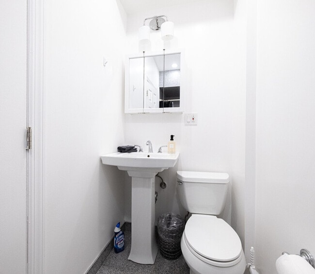 Building Photo - 125 La Salle St