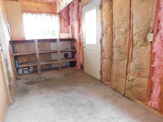 Building Photo - Country Living in Fruita