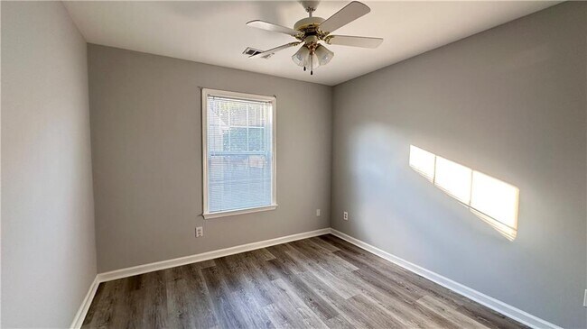 Building Photo - 515 Weathervane Ct