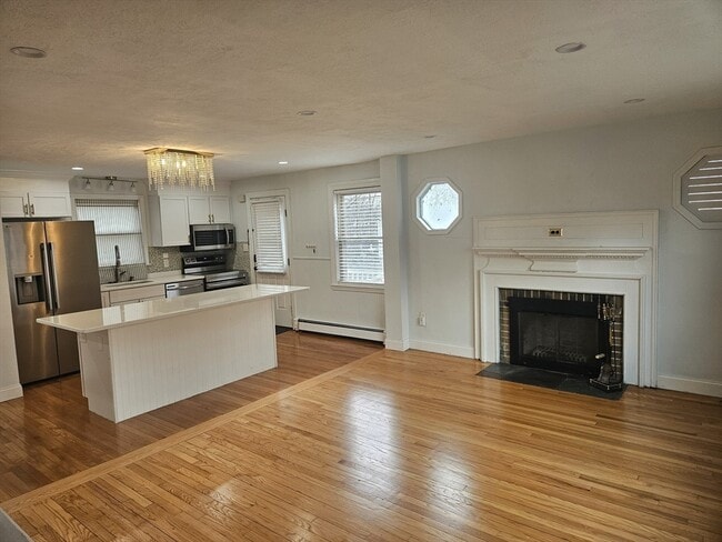 Building Photo - 599 North St