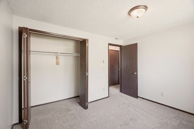 Building Photo - 2705 N Robie Ct