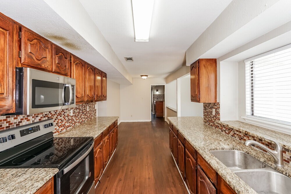 Building Photo - 3009 Joymeadow Dr