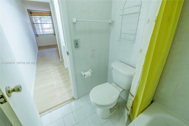 Building Photo - 1900 W 68th St