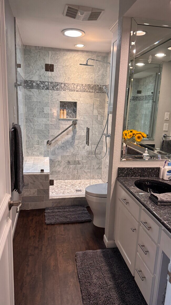 Building Photo - 4804 Greystone Dr