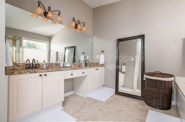 Building Photo - 925 Briars Bend