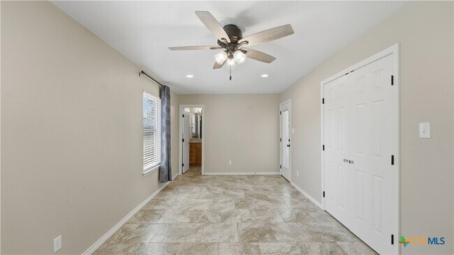 Building Photo - 1409 Highland Dr