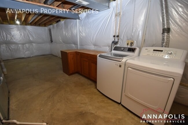 Building Photo - 2808 Traxler Ct