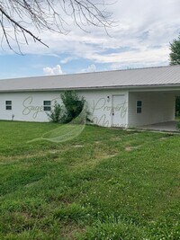 Building Photo - 761 NE 101st Rd