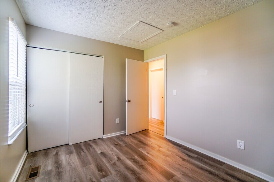 Building Photo - 810 Sumter St