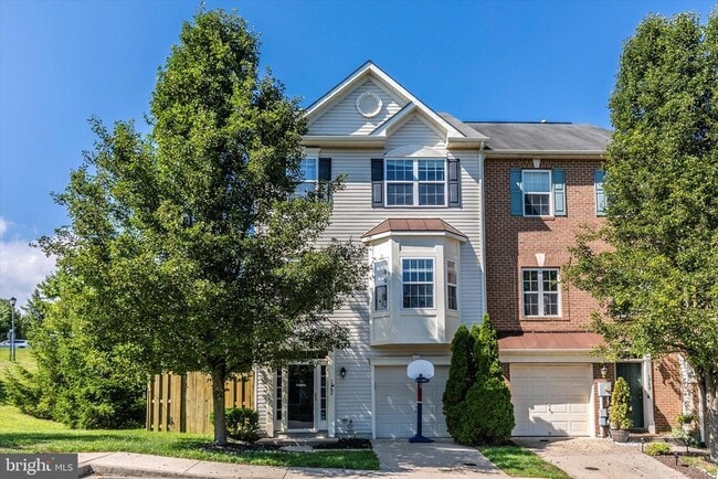 Building Photo - 1742 Trestle St