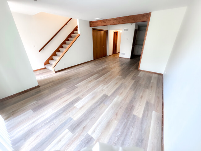 Open main floor - all new flooring throughout - 171 Elmhurst Ct